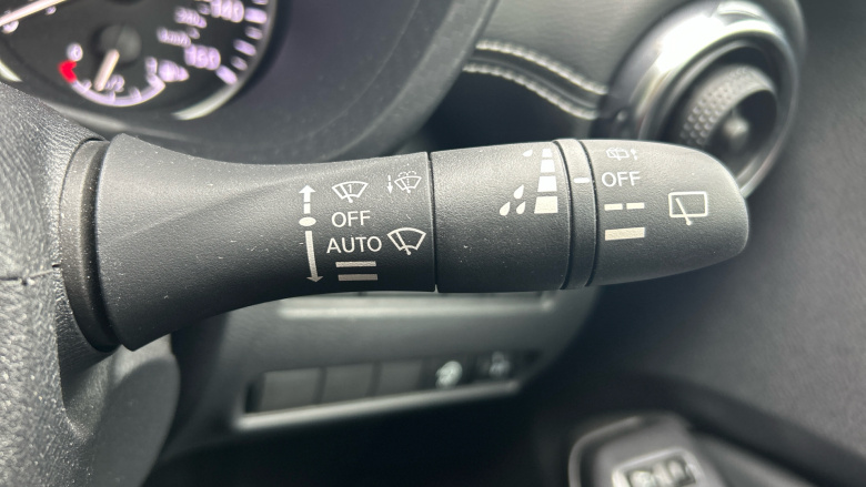 Nissan Juke 1.0 DiG-T 114 Tekna 5dr DCT Petrol Hatchback